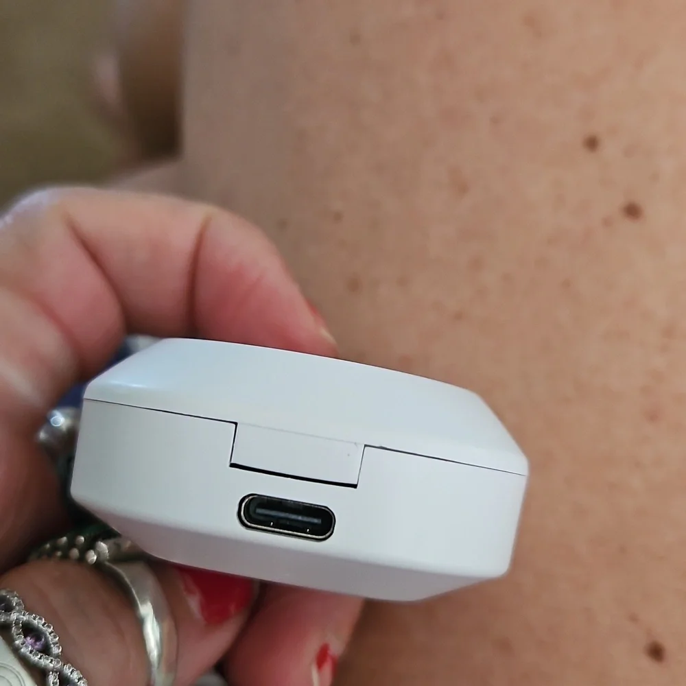 Smart Ring and Charging Set with USB Cables - Picture 8 of 8